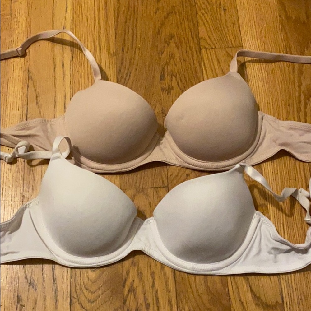 Pink Victoria secret lightly padded underwire bras